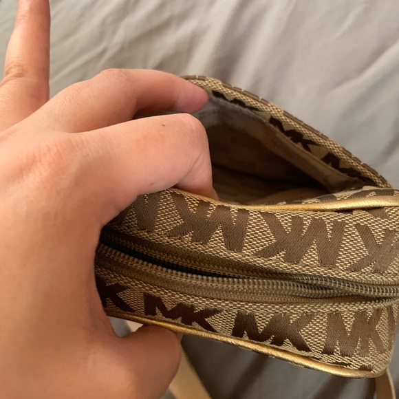 Michael Kors zipflight crossbody - Picture 3 of 4